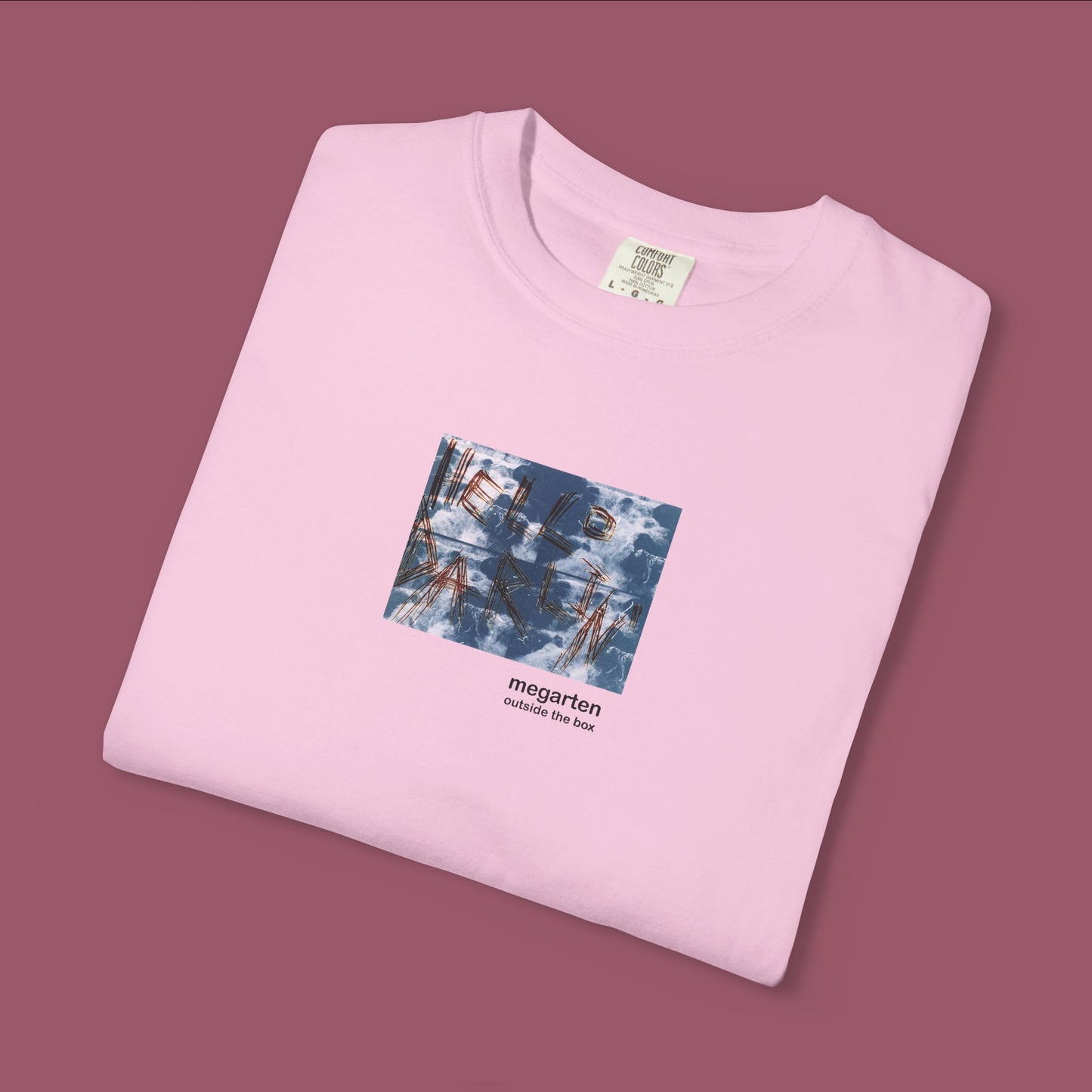 Wearable Art Unisex Tee – "Hello Darlin'"